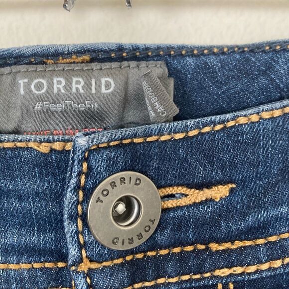 Torrid‎ Mid Rise Wash Boot Cut Women's Jean Size 22 Short (F7) - Picture 5 of 10